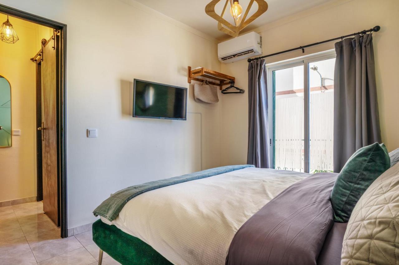 Arty Vintage Townhouse With Rooftop Shower & Sun Loungers Olhão Extérieur photo